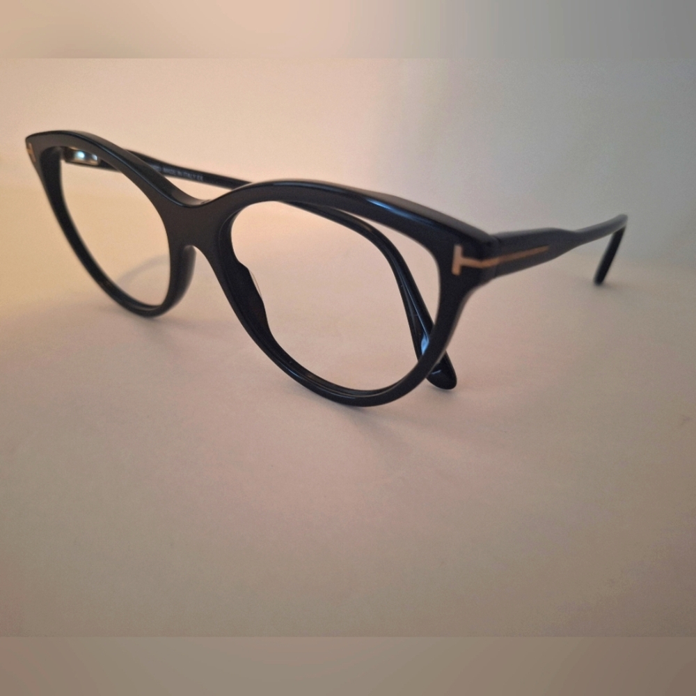 Tom Ford TF 5772-B 001 Black Plastic Cat Eye Eyeglasses 55-16-140 Italy